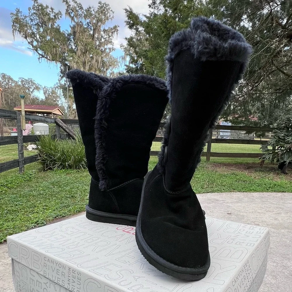 Canyon River Blues Women’s Black Suede & Faux Sherpa Boot 9